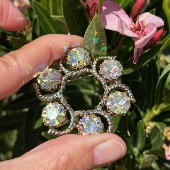 KRAMER Aurora Borealis AB Lavender Crystal Gold Circle BROOCH - Picture 5 of 10